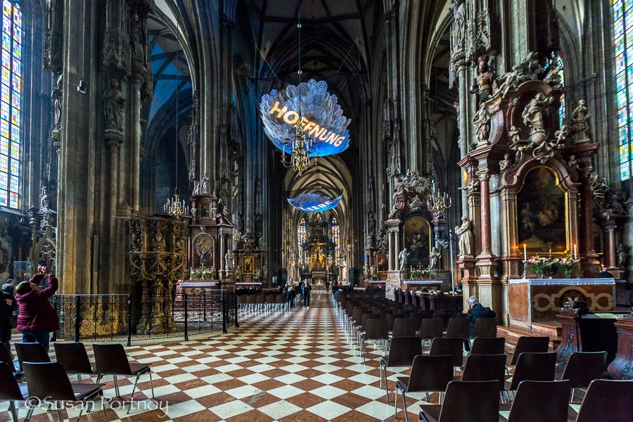 Photographing St. Stephens Cathedral in Vienna, Austria
